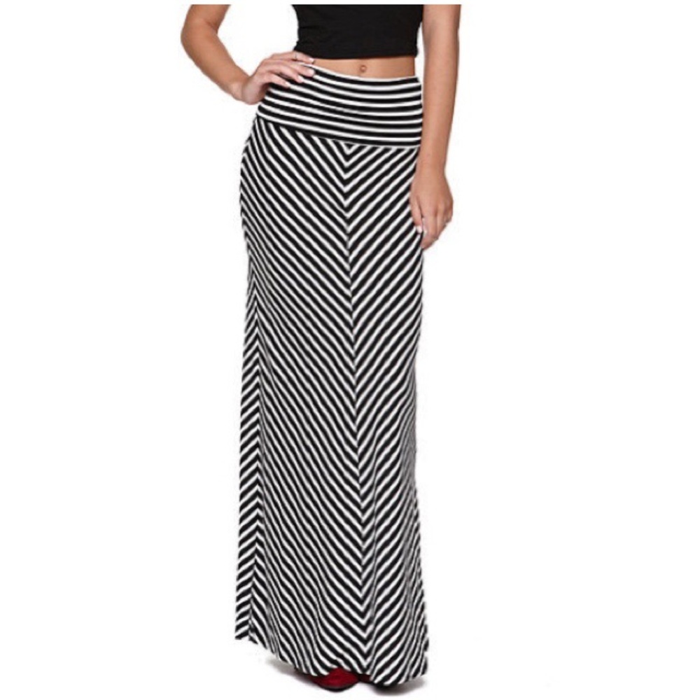 Black and white striped chevron design maxi skirt
